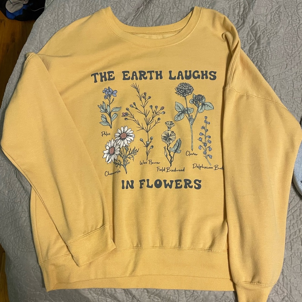 NWOT Comfy Flower Sweater